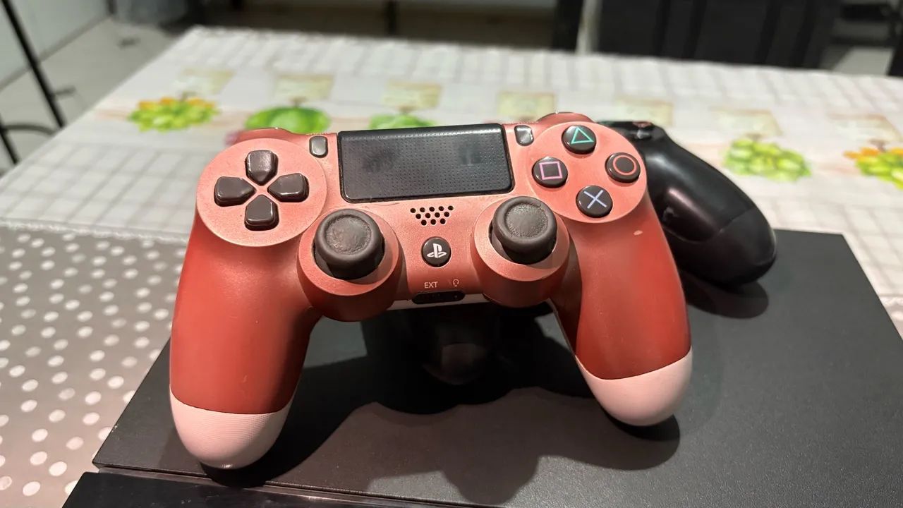 Playstation 4 com 2 Jogos  - Foto 3