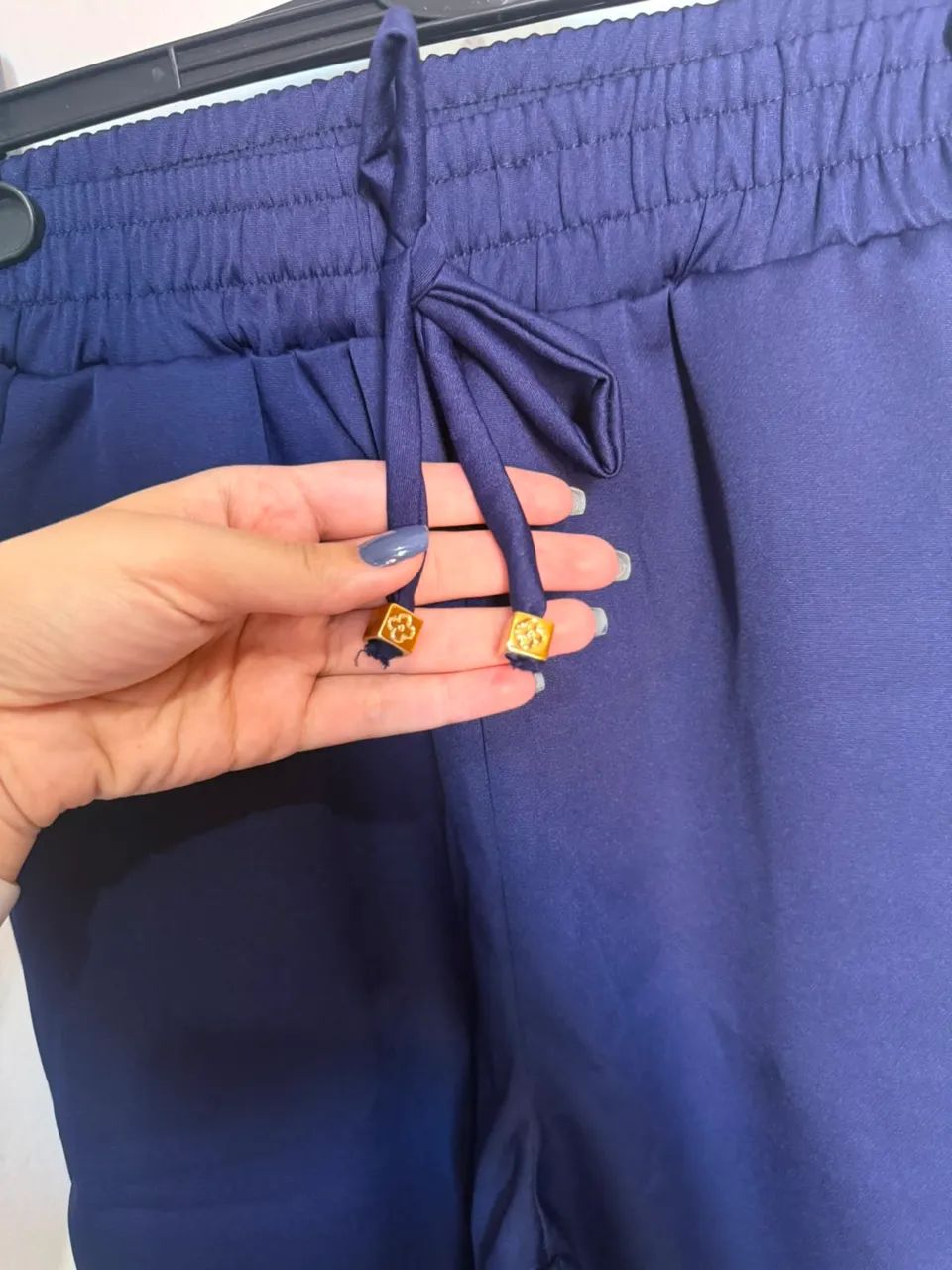 Scrub Feminino DRA. CHARM Alice Marinho - Nunca usado  - Foto 4