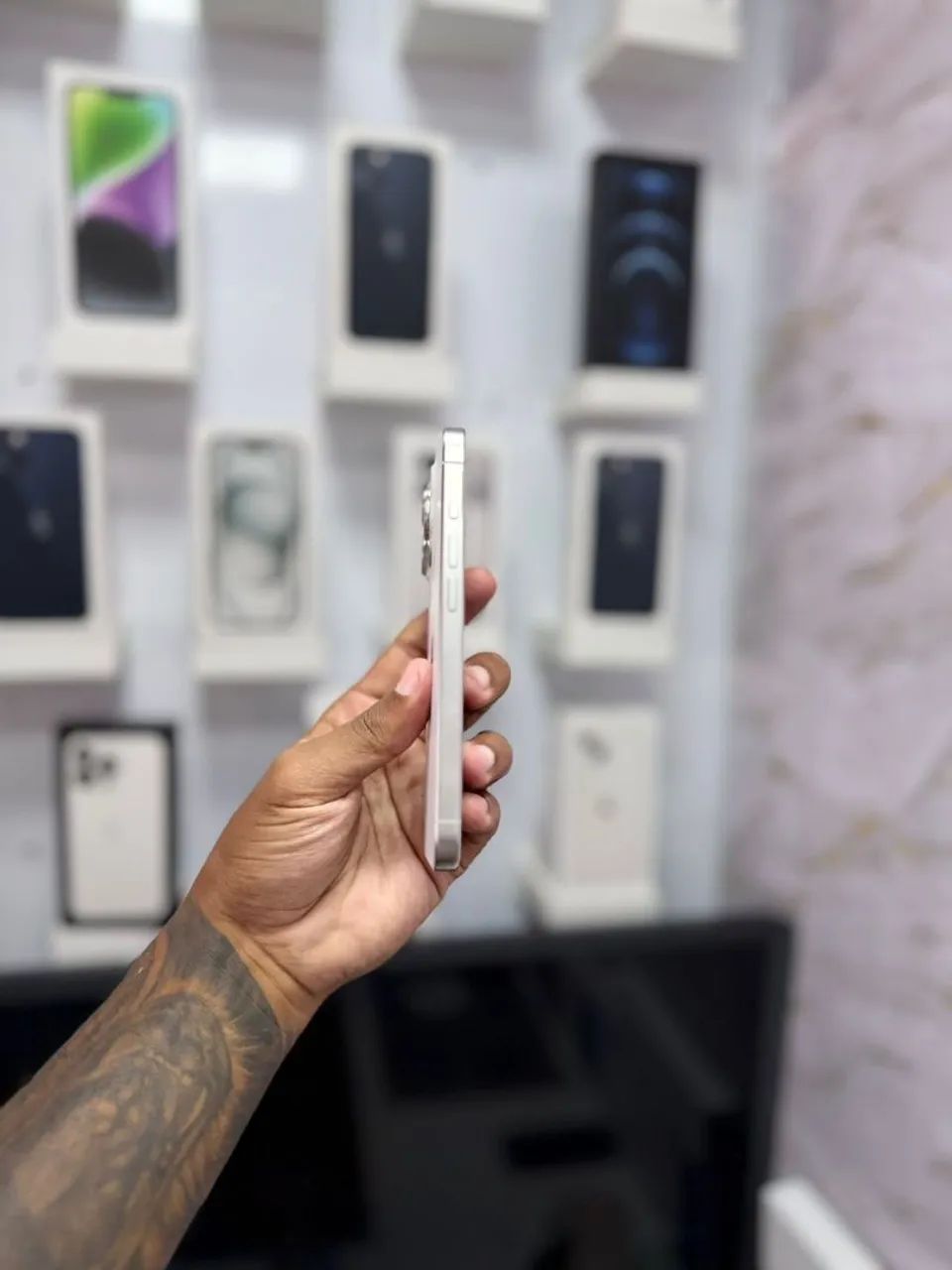 IPHONE 15 PRO 128GB<br>R$ 2.399,00 MUITO LINDO - Foto 3