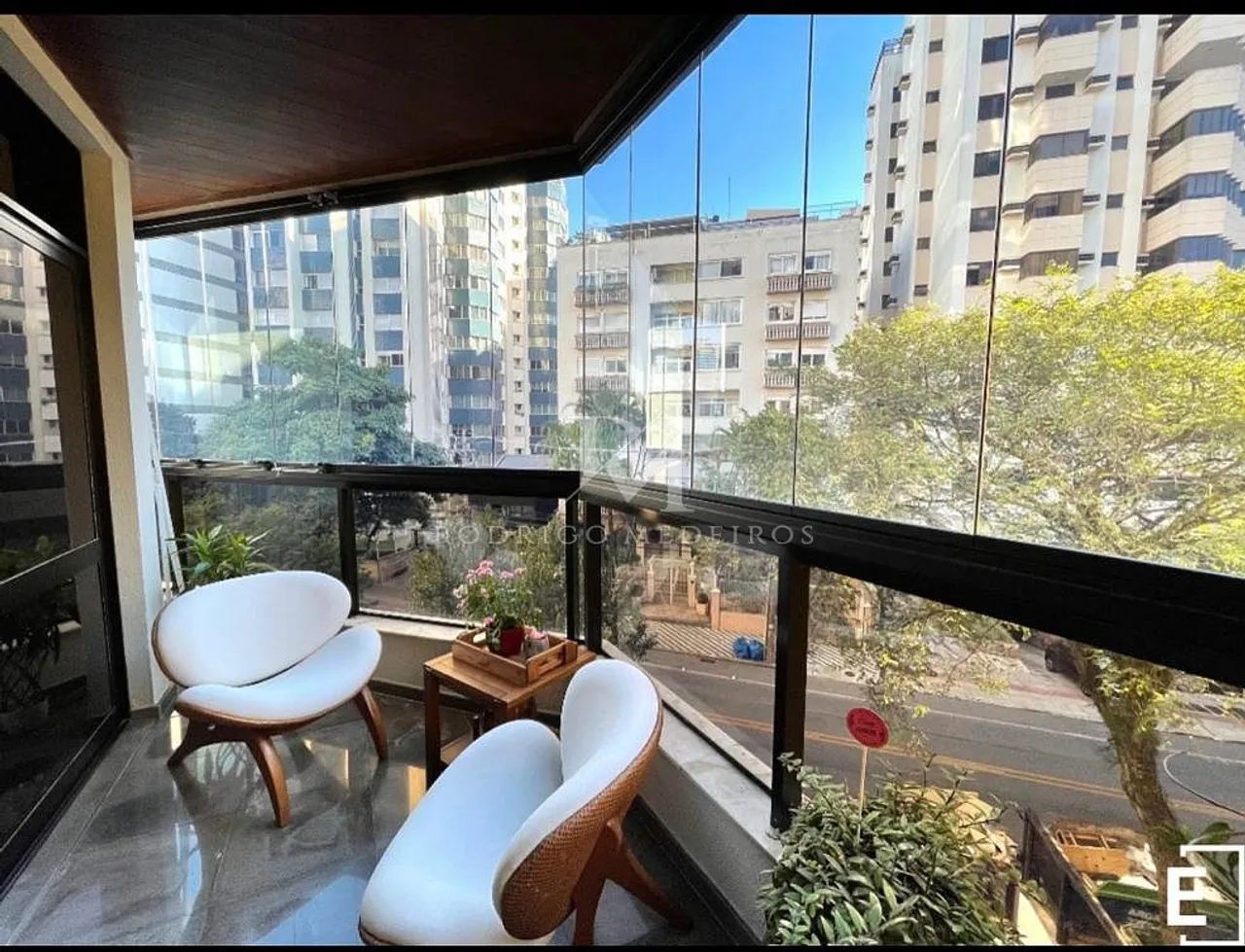 Apartamento Exclusivo de 324 m² no Centro de Florianópolis  4 Quartos e 2 Vagas