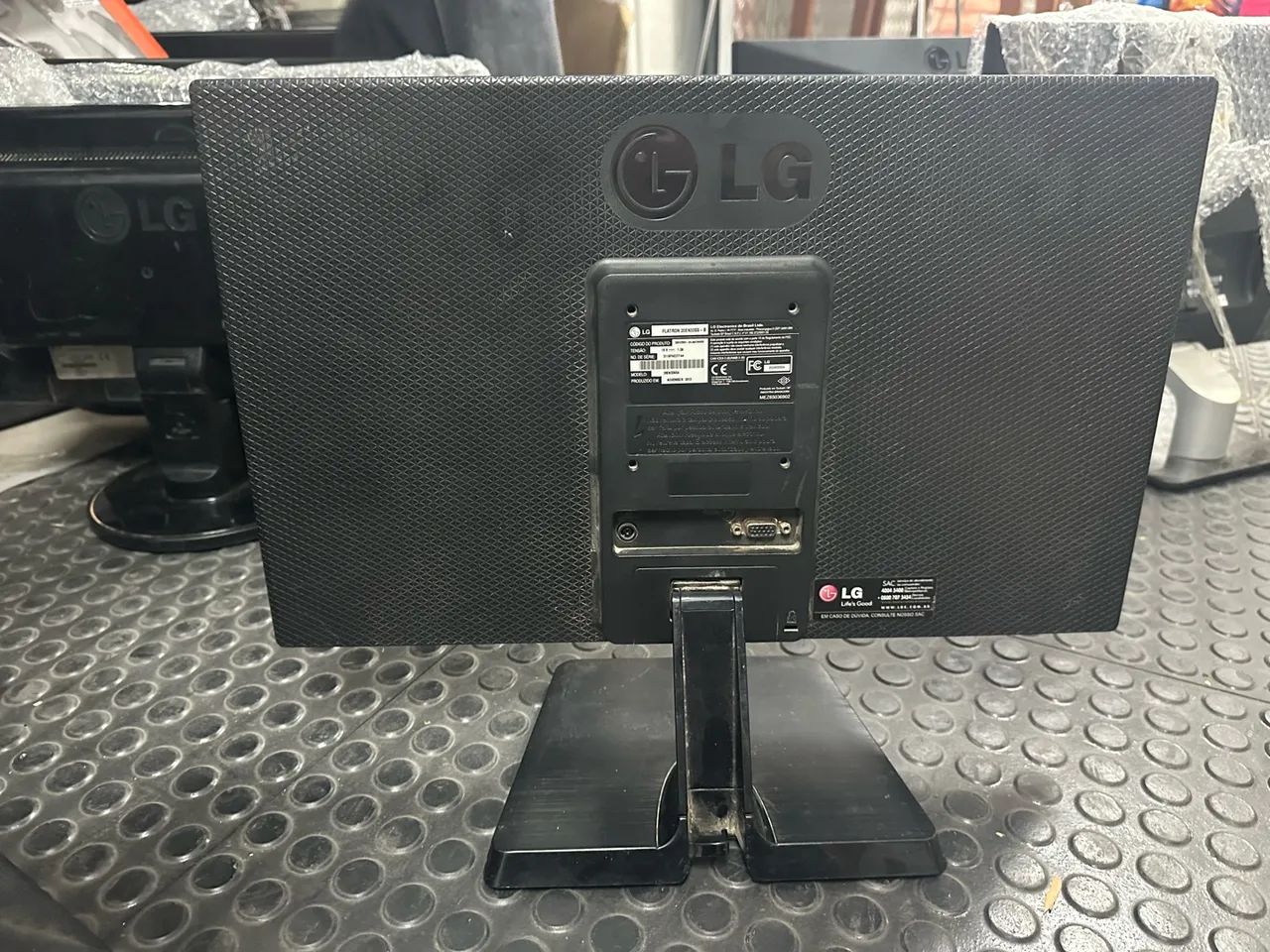 Monitor LG Flatron 19.5" Widescreen (Modelo 20EN33SS) - Ótimo para Escritório e Comércio - Foto 2