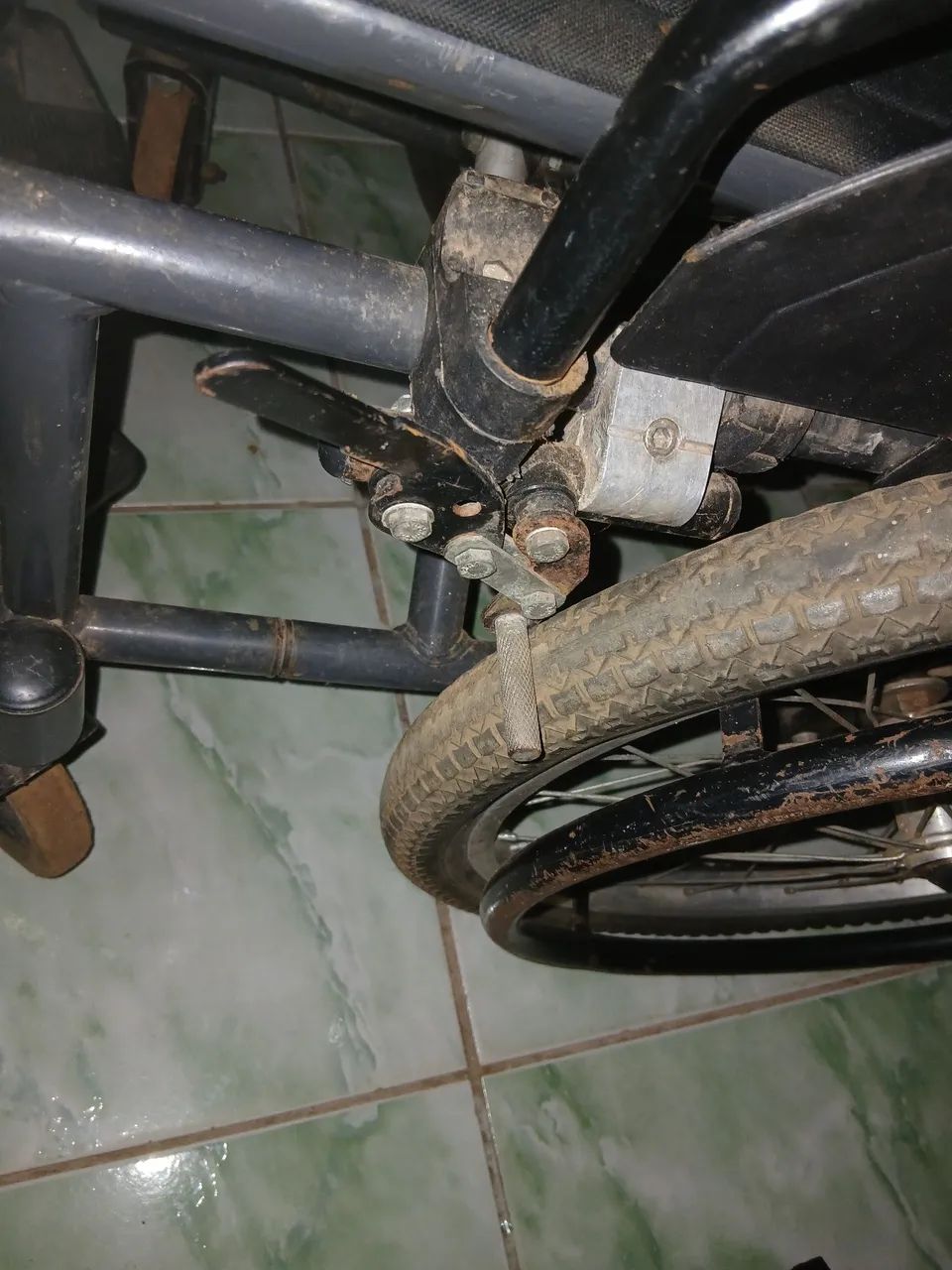 Cadeira de rodas pequena 