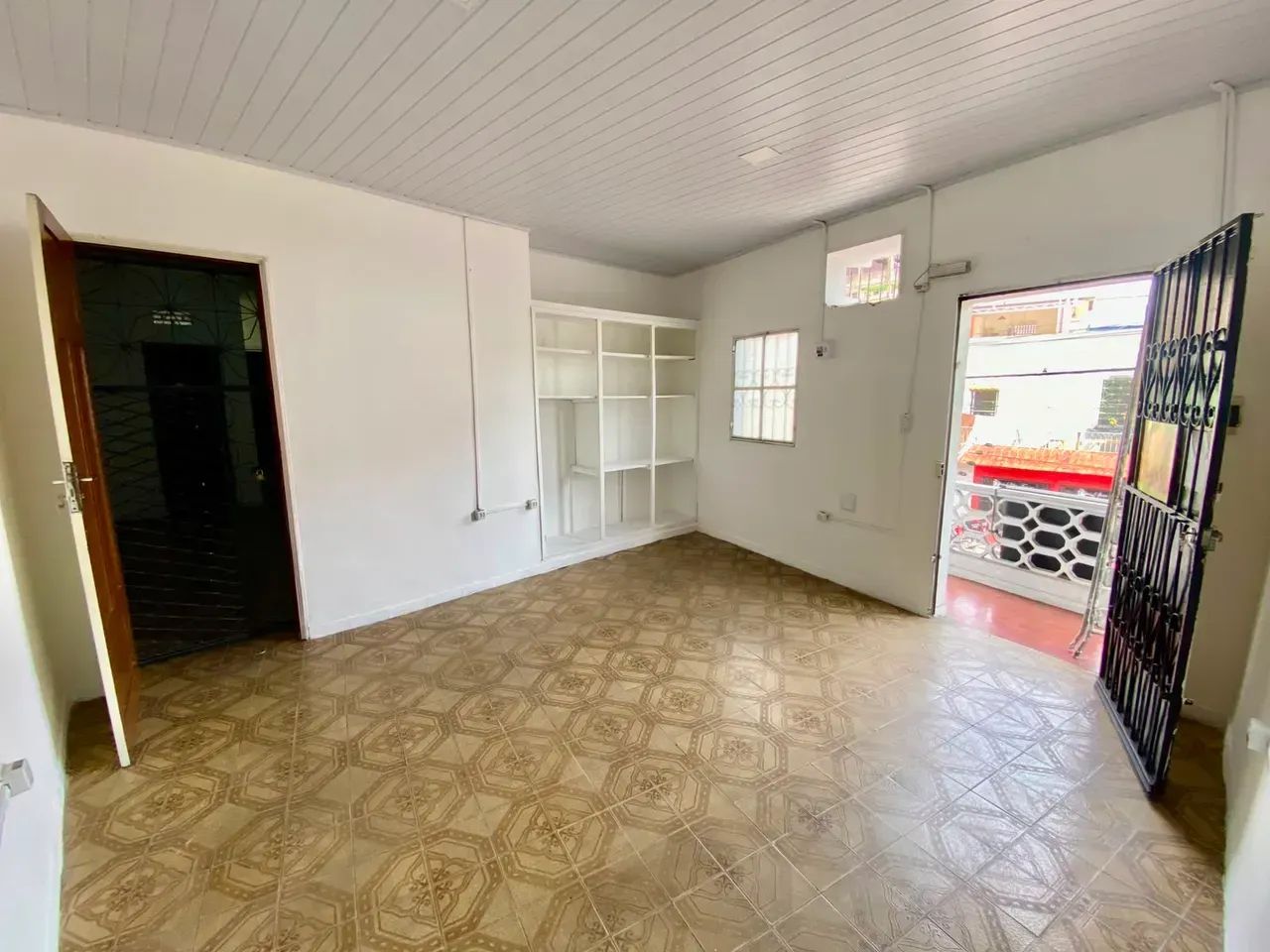 Alugo sala comercial de 17 m² no Centro