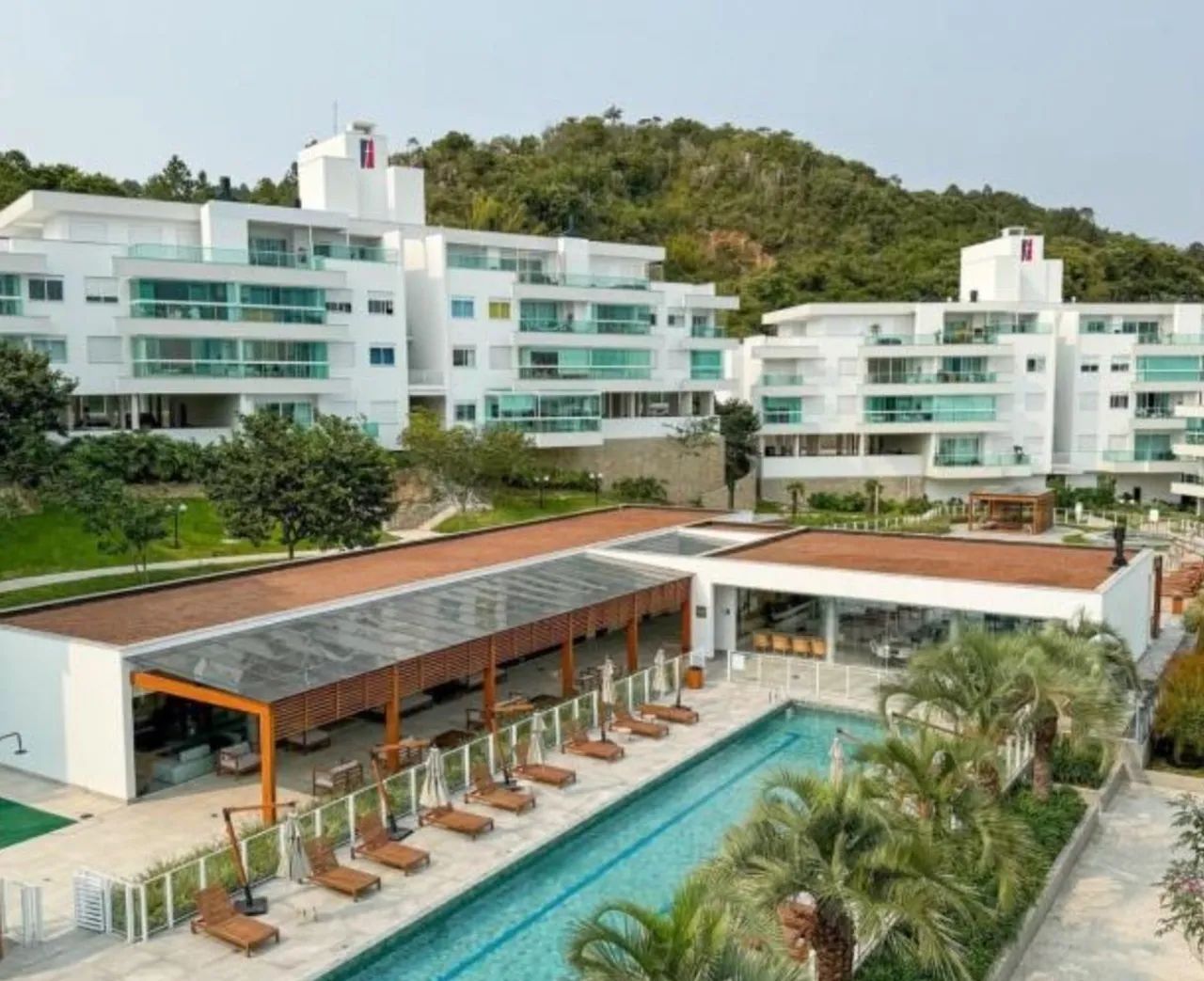 Apartamento para Locação em Florianópolis, JURERE, 2 dormitórios, 1 suíte, 3 banheiros, 2