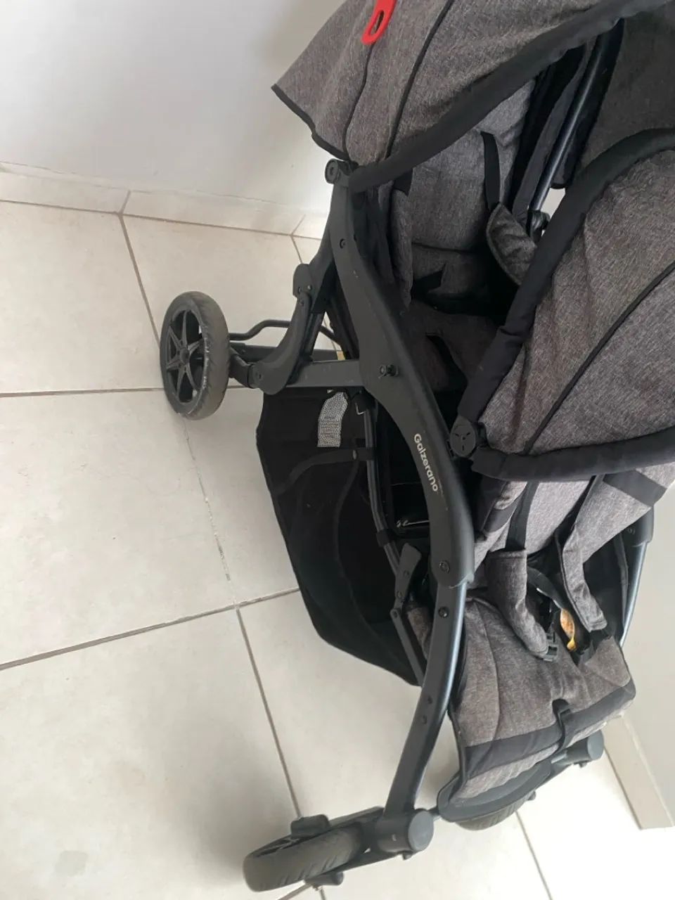 Vendo carrinho de bebê 1.100$ * - Foto 3