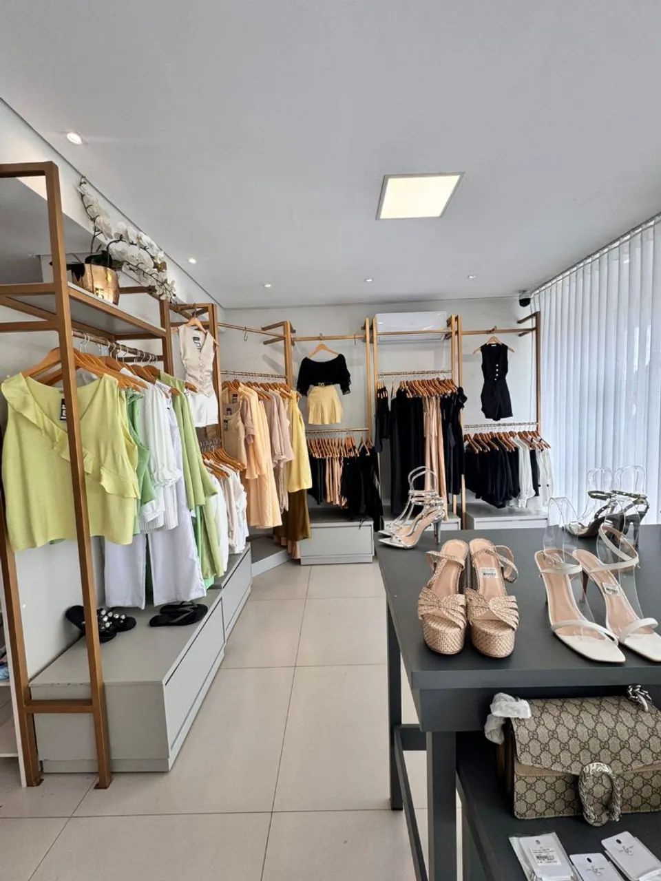 Vende estrutura completa para loja