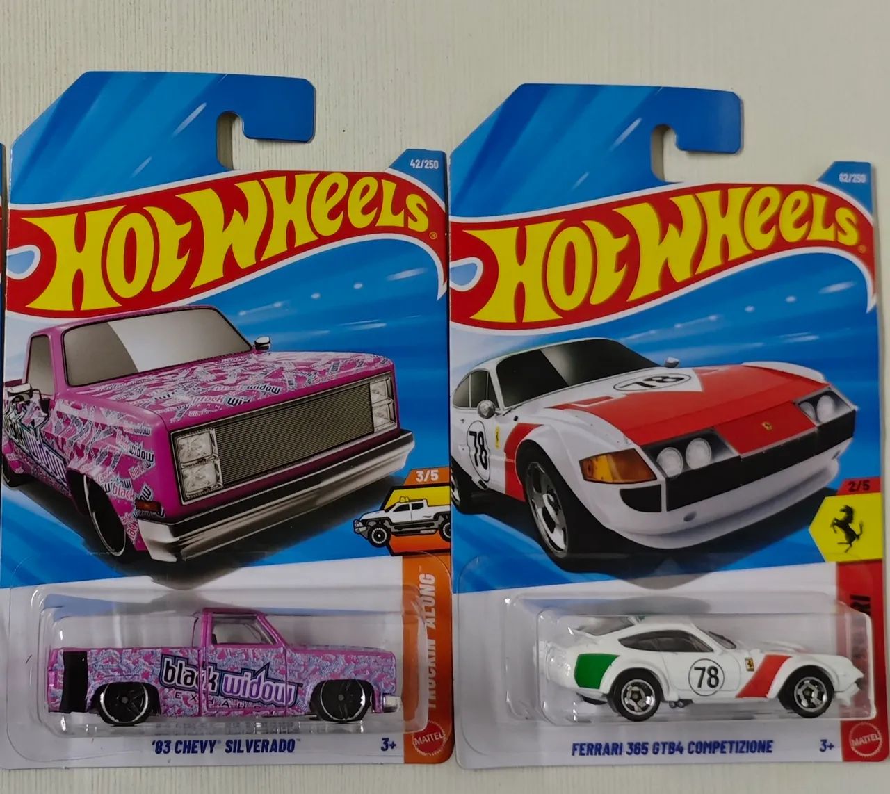 Dupla Hot Wheels - Silverado e Ferrari 