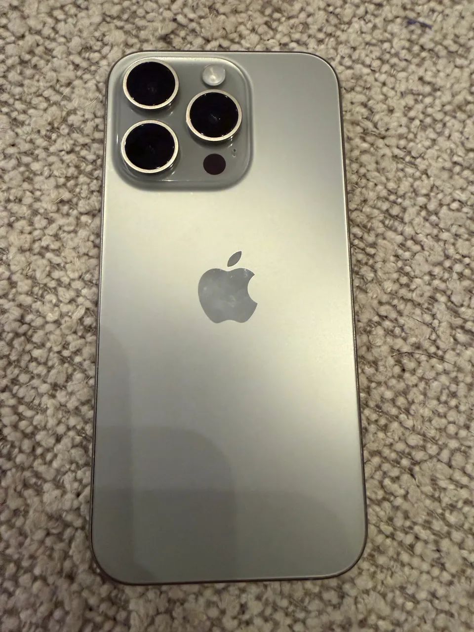 Iphone 15 pro 128 GB - Foto 2