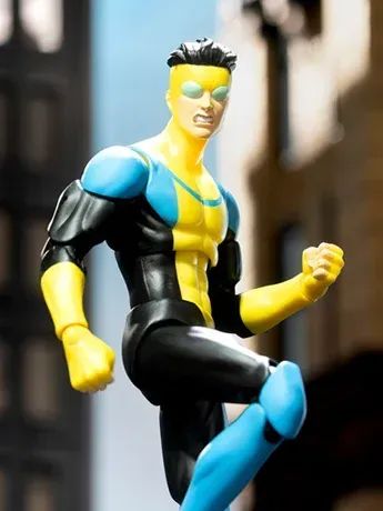 Super 7- Invincible Deluxe Invincible: Invencível Action Figure - Foto 2