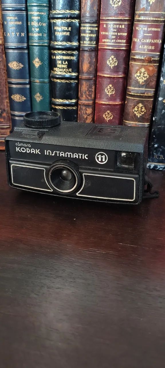Câmera Kodak Instamatic 11 na caixa
