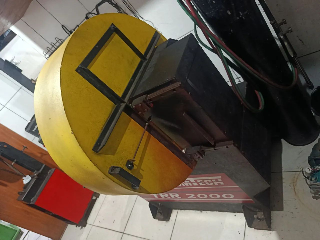 Vendo Torno de diamantacão de roda  - Foto 3