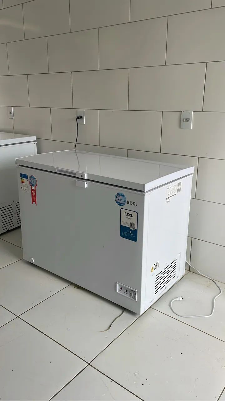 ALUGUEL DE MESAS/ CADEIRAS/ TENDAS/ FREEZER - Foto 3