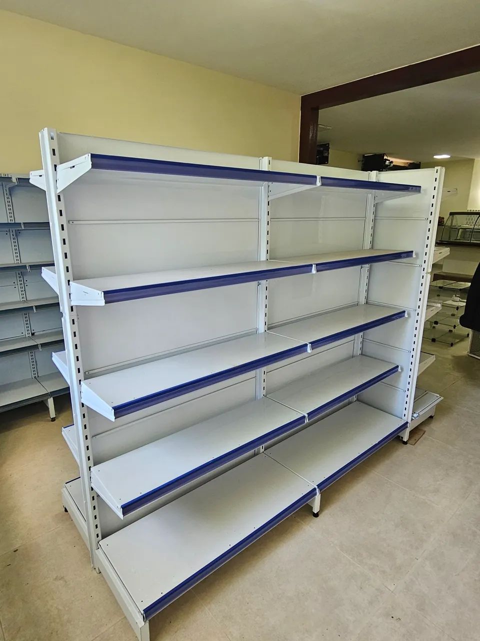 Gôndolas de padaria/mercado - Foto 2