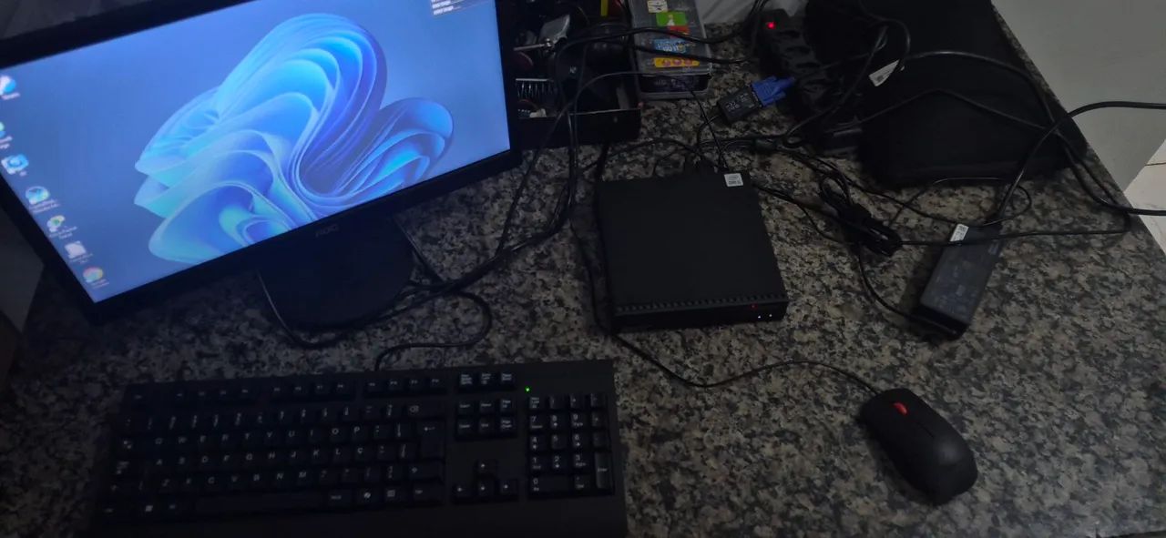 Pc completo ThinkCentre m70q i5 10ª