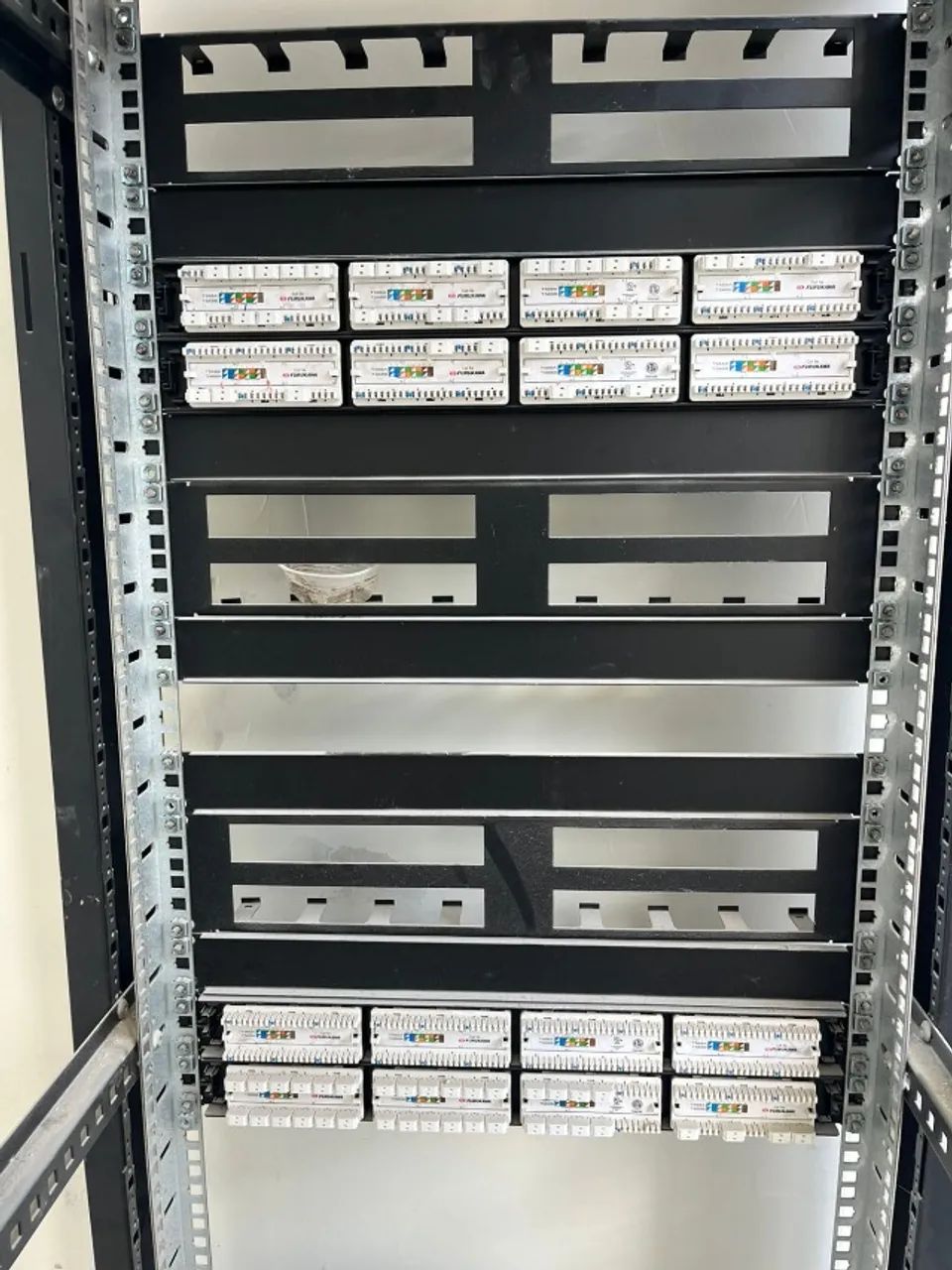 Rack de Rede / Telecom 19? com Patch Panels - Foto 4