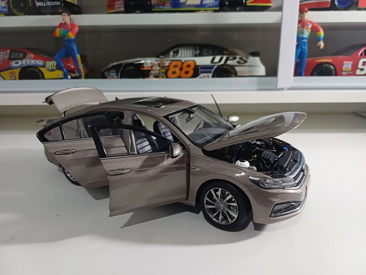 Volkswagen Bora ( Virtus Brasil) 1/18 - Foto 2