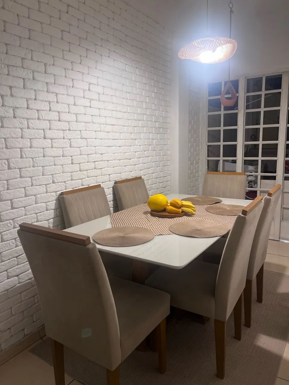 MESA DE JANTAR À VENDA