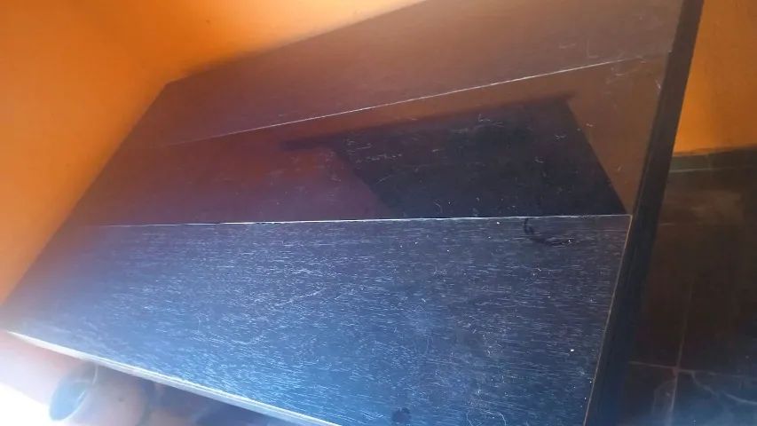 MESA DE JANTAR SEMI NOVA! DESIGN MODERNO! - Foto 4