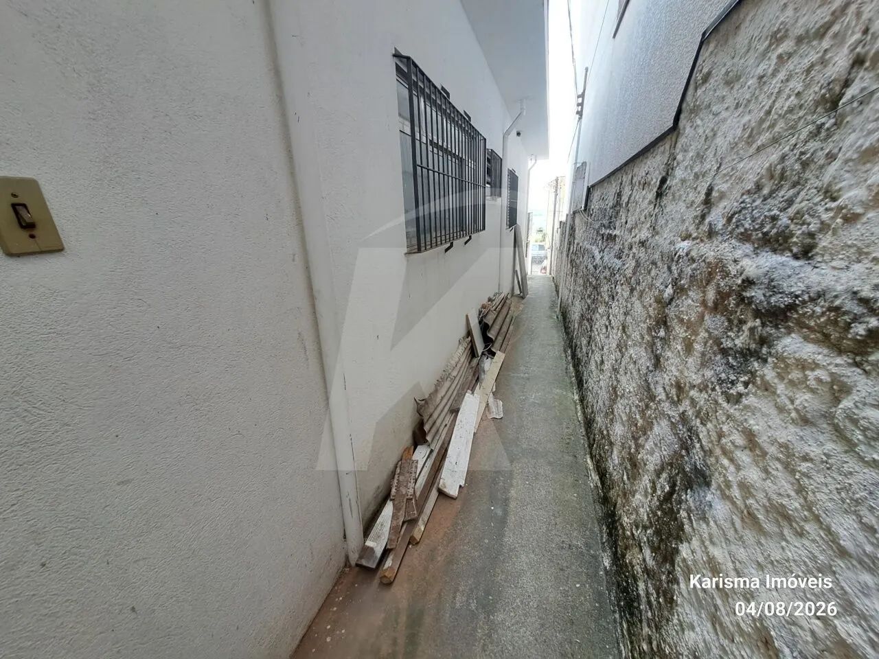 Casa com 2 quartos, sala, cozinha, banheiro, área de serviço. - Foto 3
