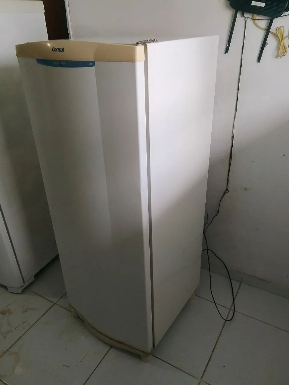 vende-se geladeira Consul bem conservada  - Foto 2