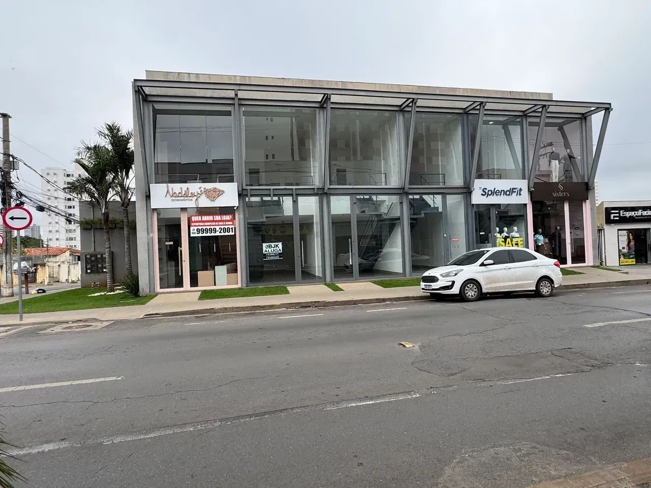 BJK ALUGA SALA COMERCIAL COM 40 M² - GALERIA S&A - BAIRRO QUILOMBO - CUIABÁ-MT