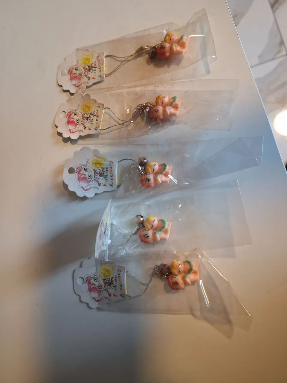 Kit com  6 mini chaveiros .1 unidade de cada 