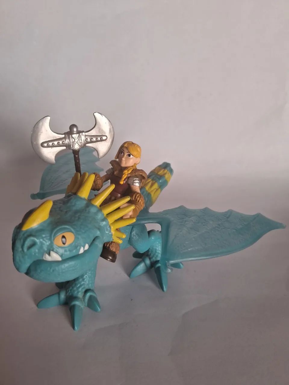Astrid e Tempestade Como treinar seu dragao Spin Master
