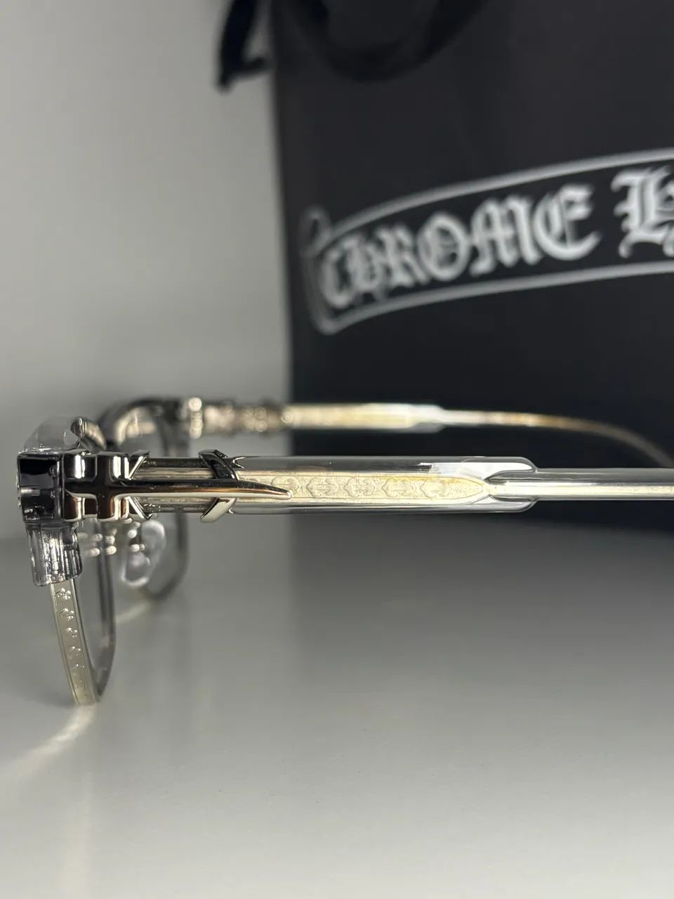 Óculos chrome hearts cinza - Foto 4