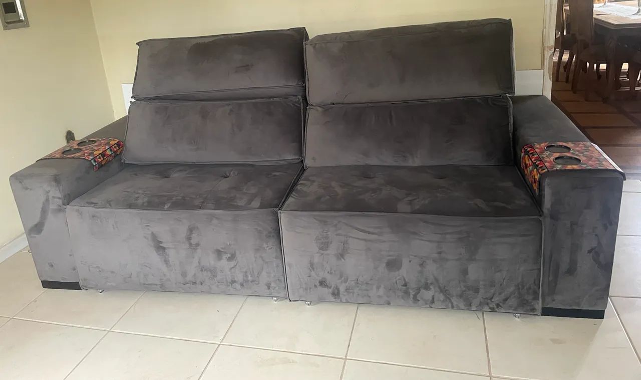 Sofá reclinável retrátil 