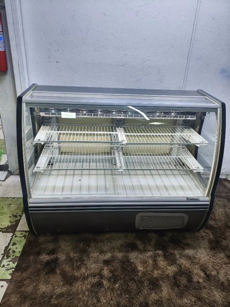 Balcão Refrigerado para Tortas e Doces - Gelopar 