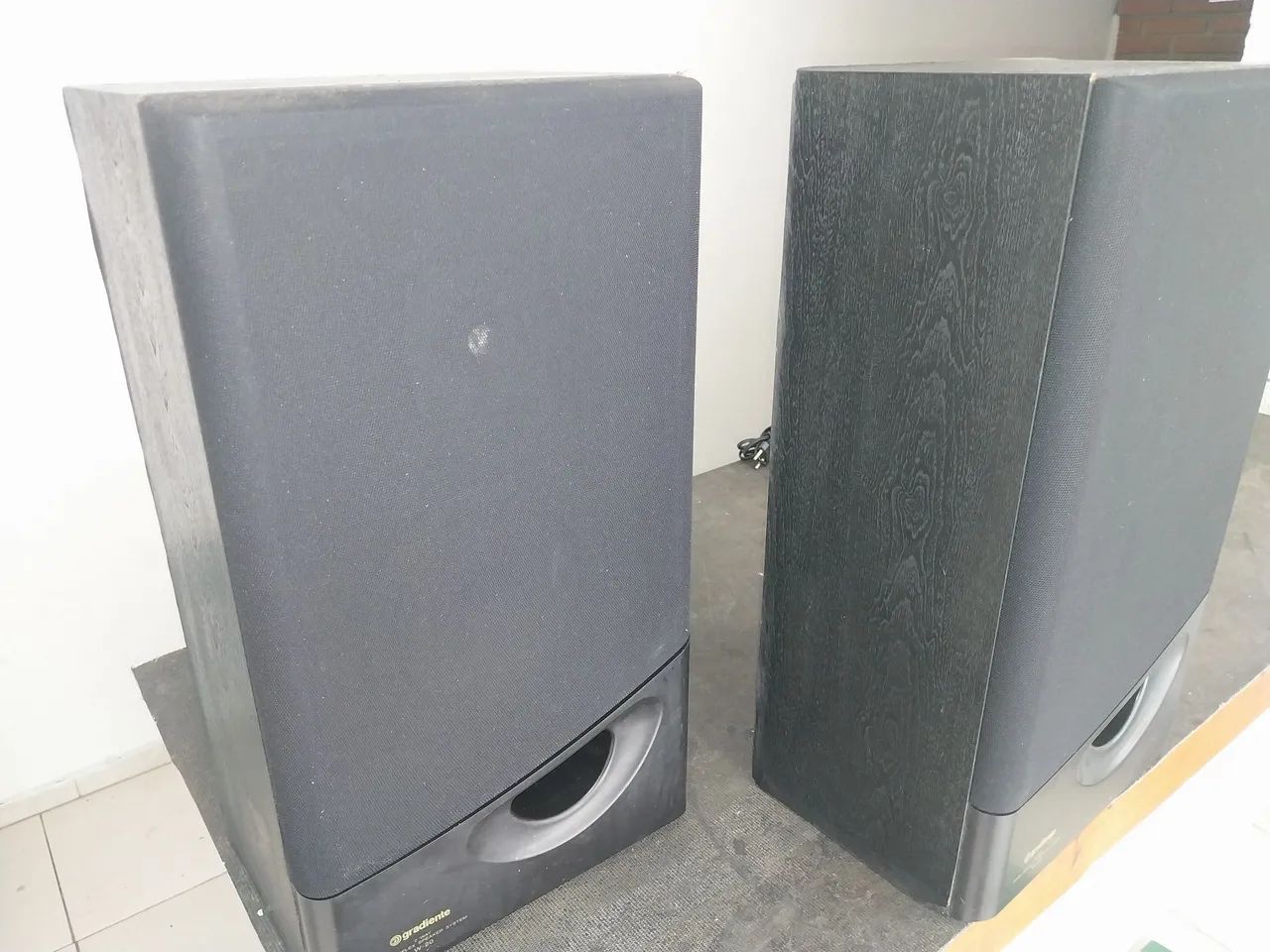Par de caixas Gradiente modelo W20 falantes de 6 polegadas funcionando. - Foto 3