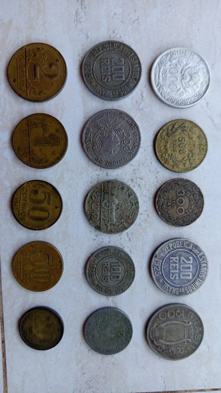 Lote  de Moedas Antigas do Brasil - Reis, Cruzeiro e moedas internacional. - Foto 2