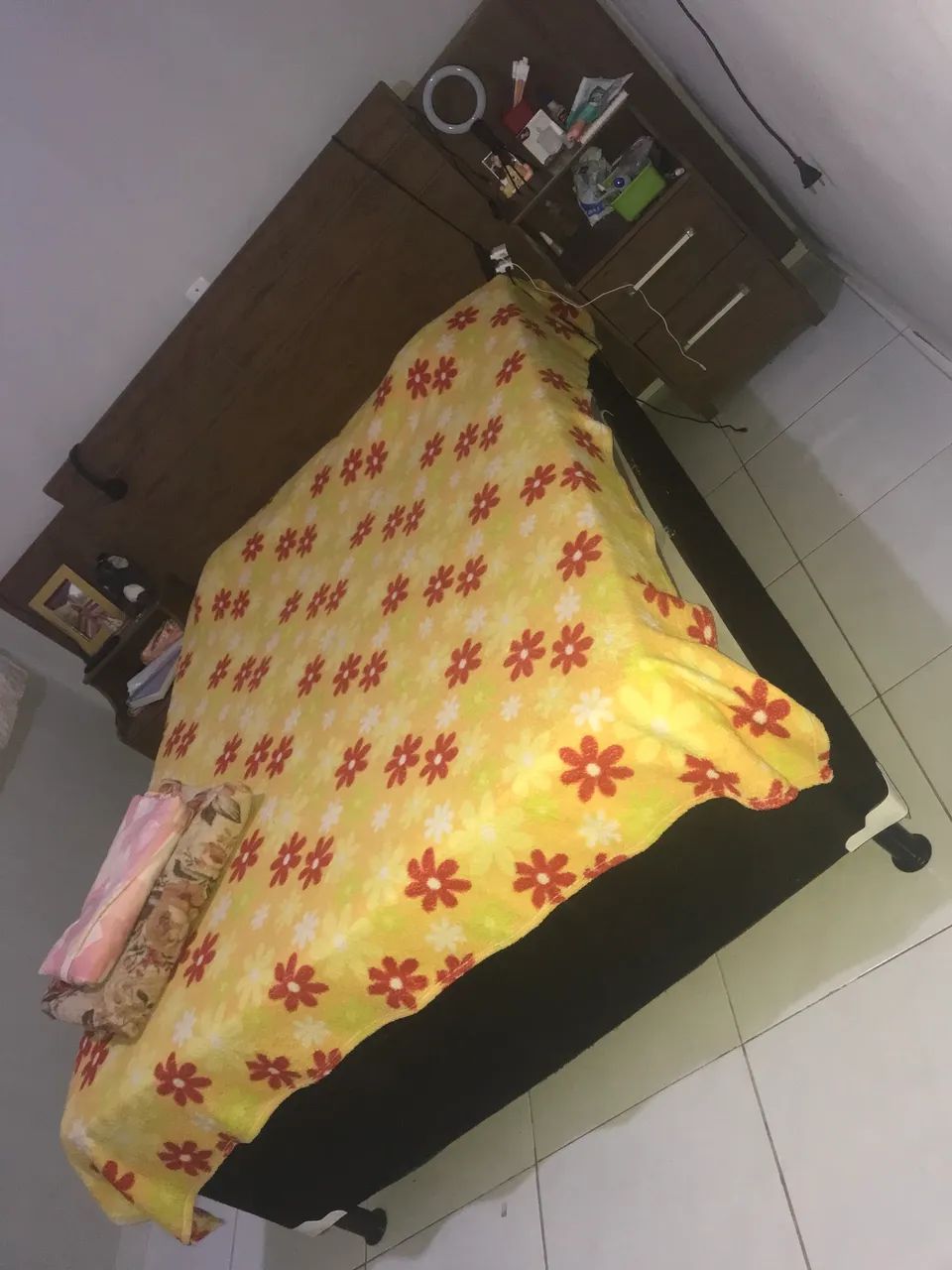 Double bed64985859496577120