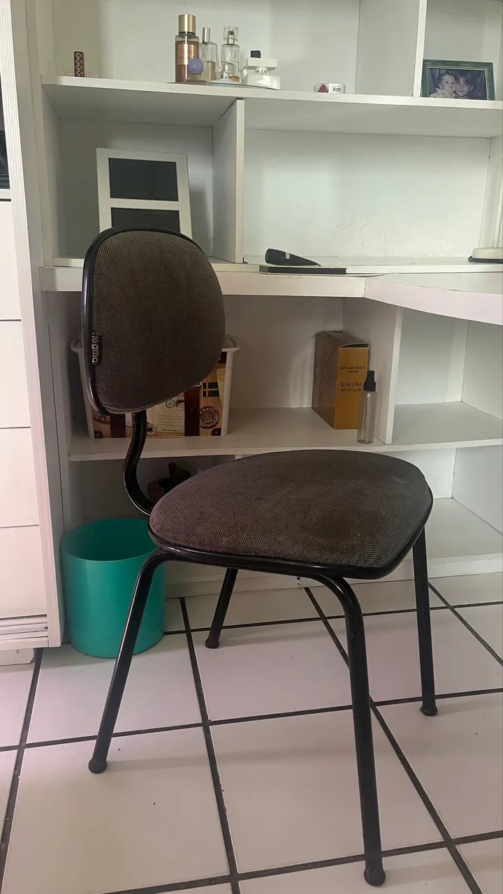 cadeira flegma base de ferro (super resistente) 