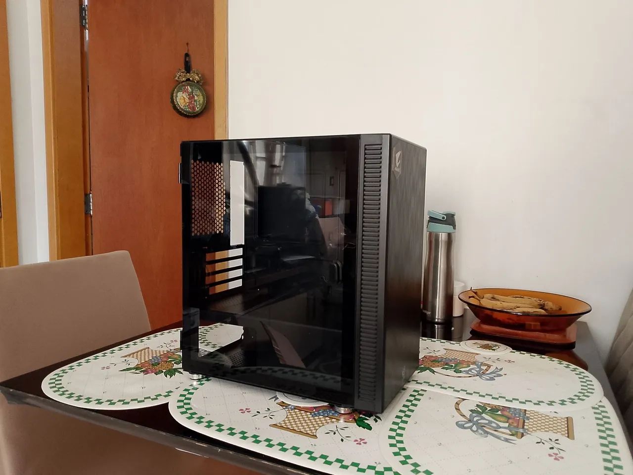 Gabinete com lateral de vidro - Foto 3
