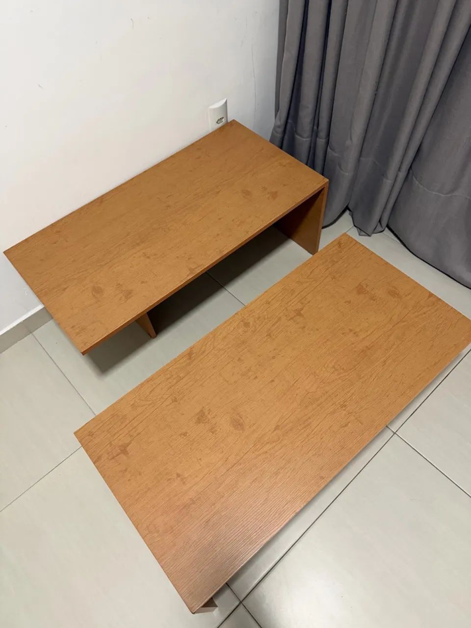 Vendo centro de sala na cor madeira que é modular 