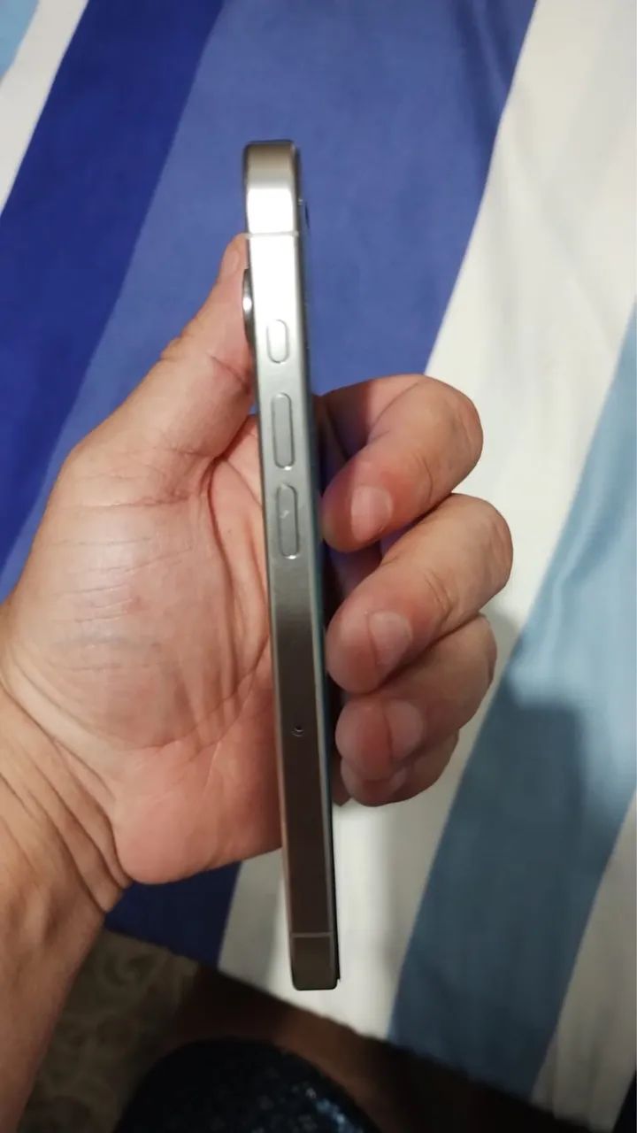 iPhone 15 pro - Foto 3