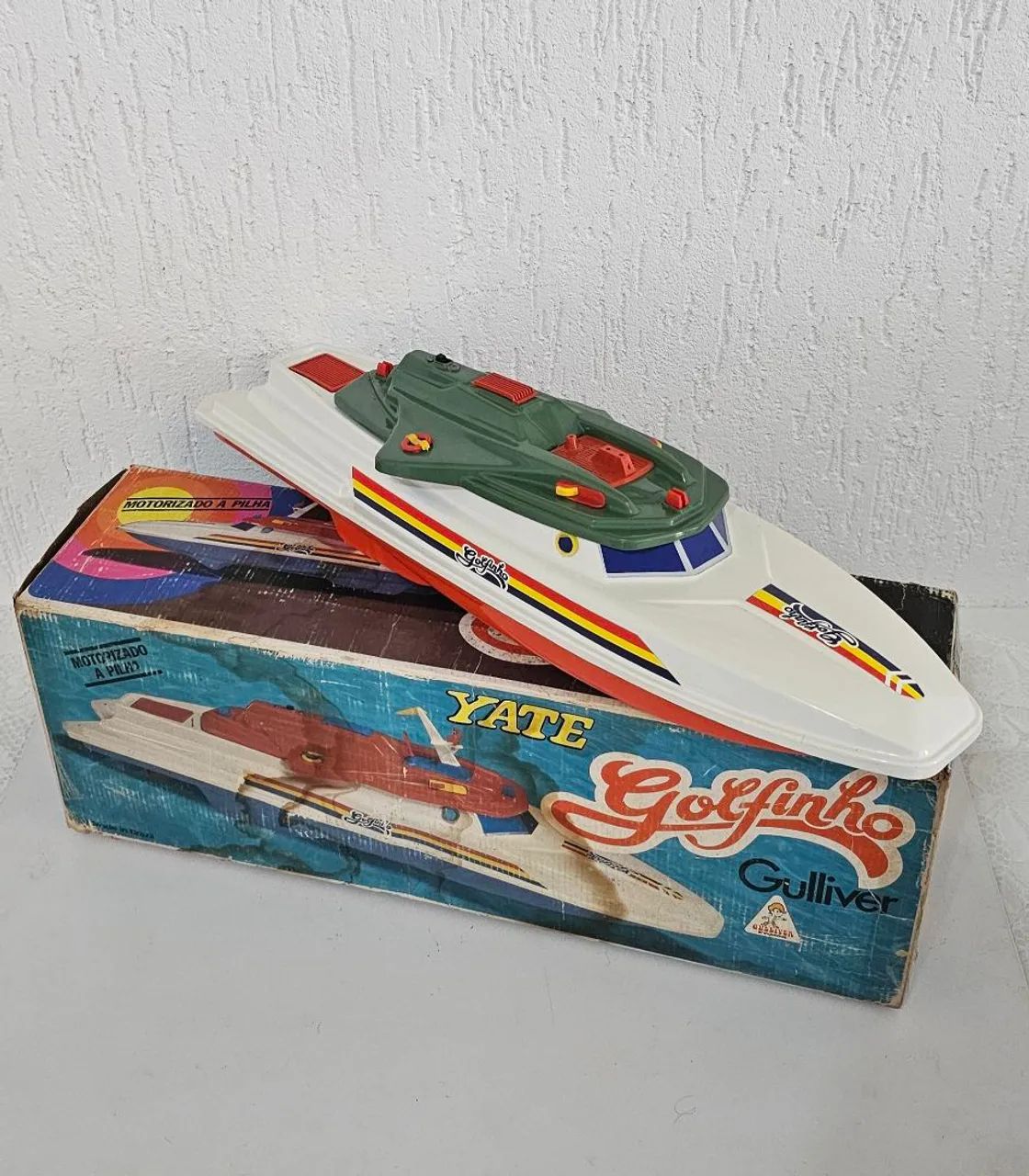 brinquedo colecionável yate golfinho  gulliver  anos 80 