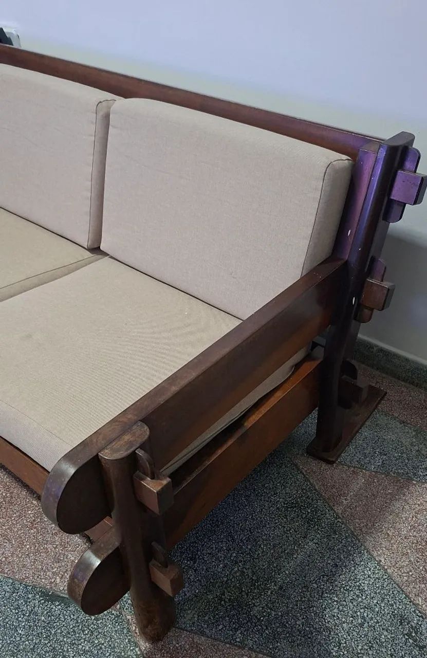 Conjunto com 2 Poltronas + sofa de três lugares, em Madeira Maciça Nobre, Estilo anos 70/8 - Foto 5