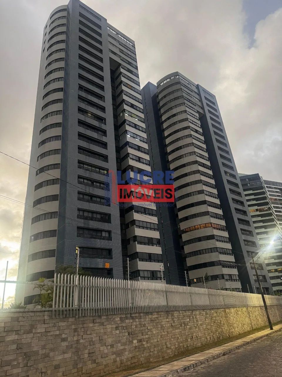 Apartamento com 4 Dormitórios - Joao Agripino - Foto 4
