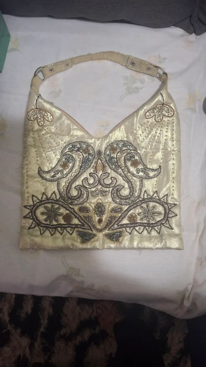 Bolsa ALDO Dourada Bordada 