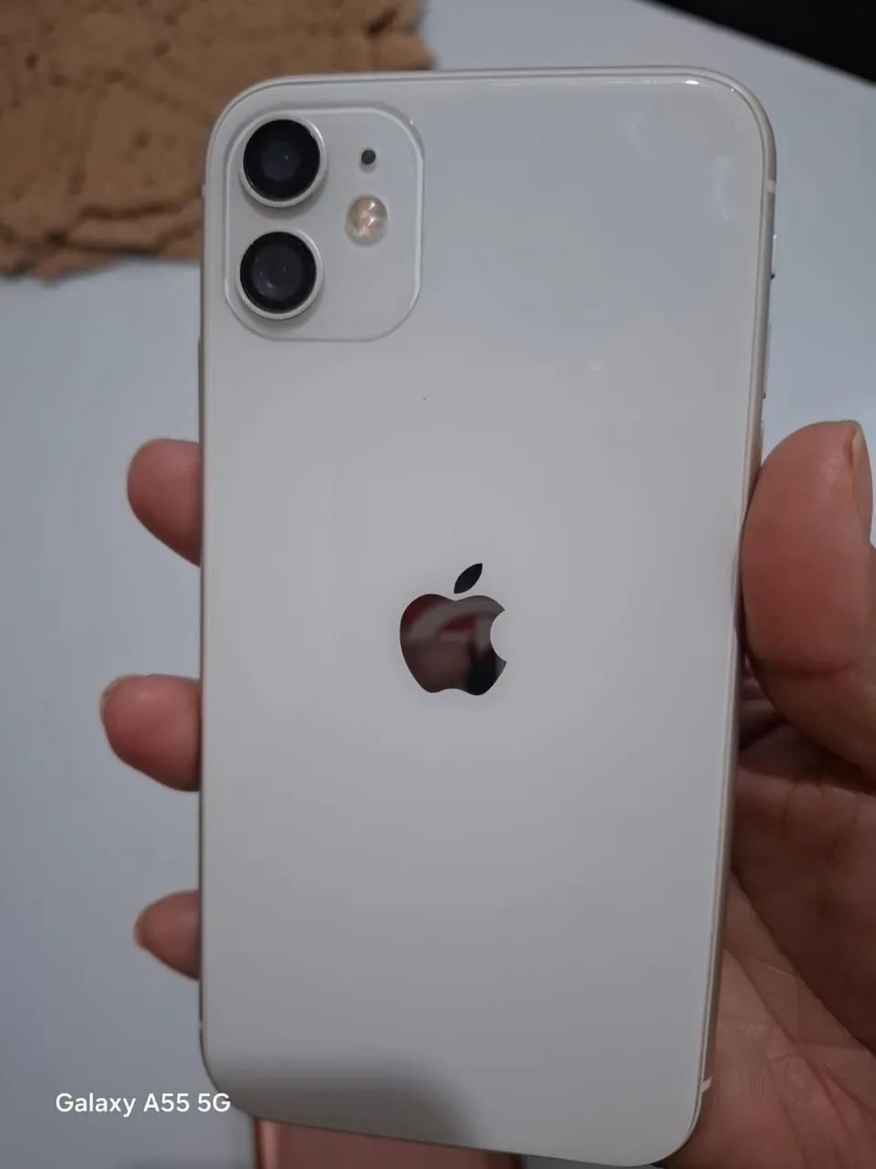 iPhone 11 (impecável) de mulher muito bem cuidado. - Foto 5