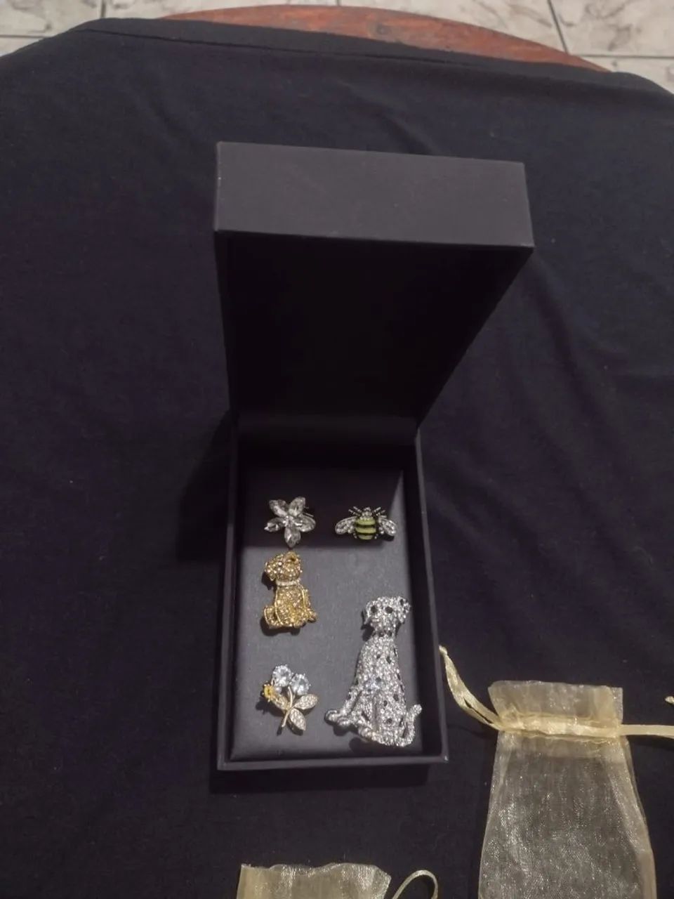 Broches feminino 