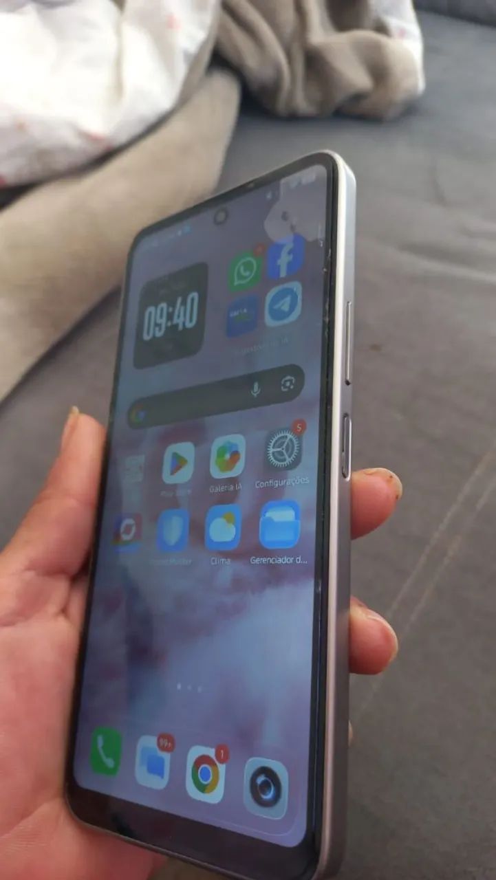 Vendo celular com 3 meses de Uso, apenas pelicula trincada - Foto 4