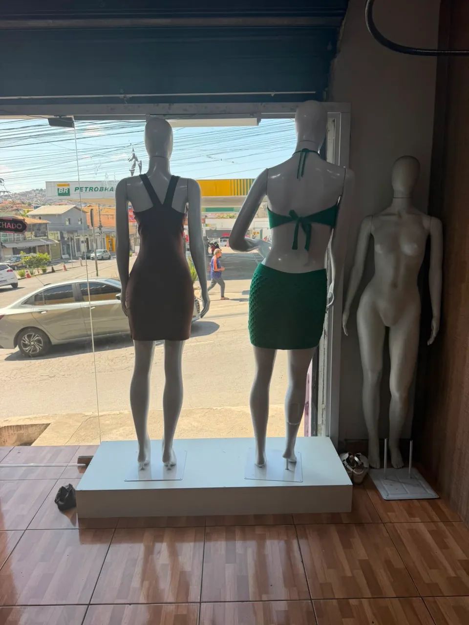 Passo Loja de Roupas Completa com Móveis e Estrutura - Foto 5
