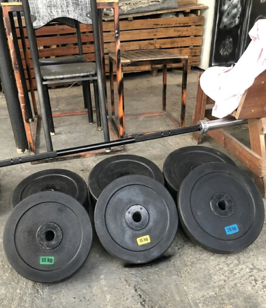 Jogo de anilhas e barra olímpica de CrossFit  - Foto 2