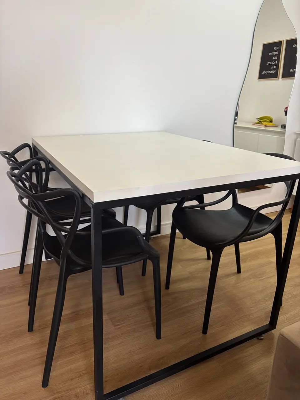 Mesa 4 cadeiras 