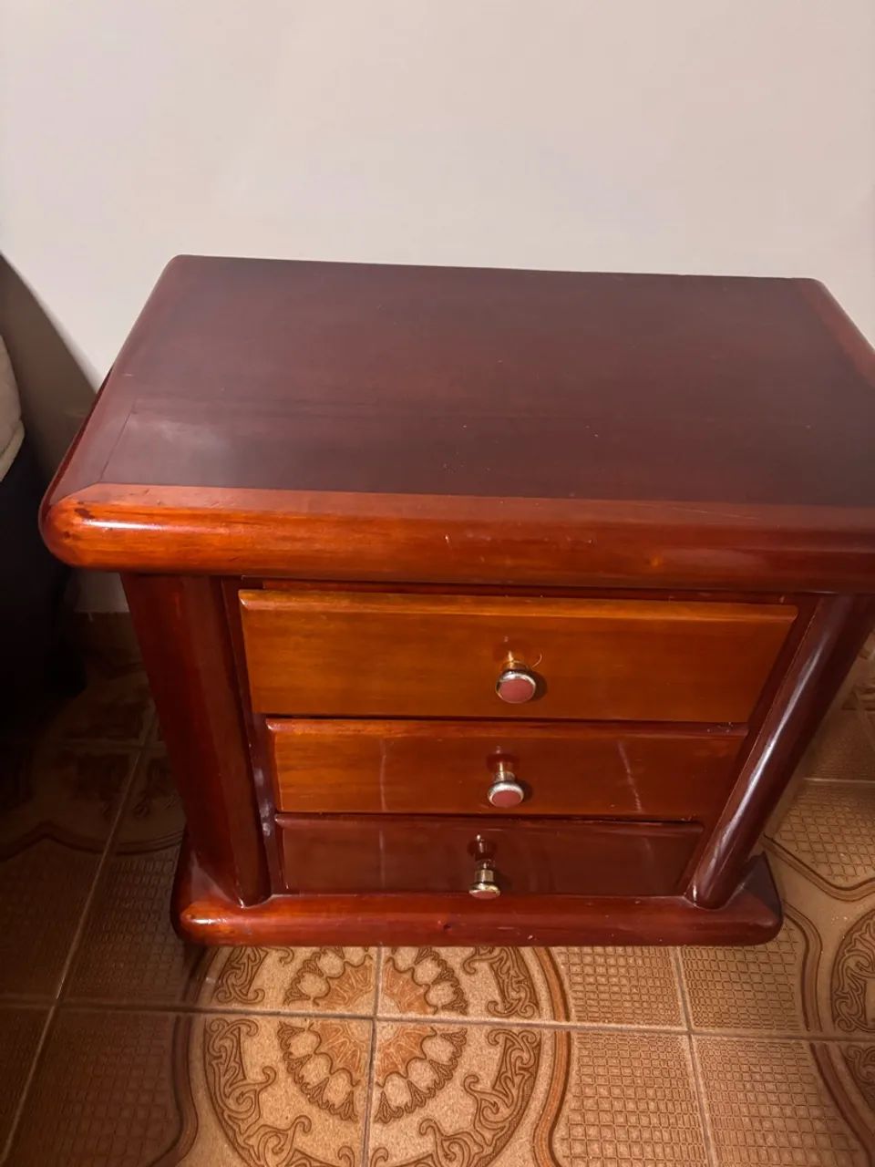 Criado-Mudo. Mesa de Cabeceira em Madeira  - Foto 2