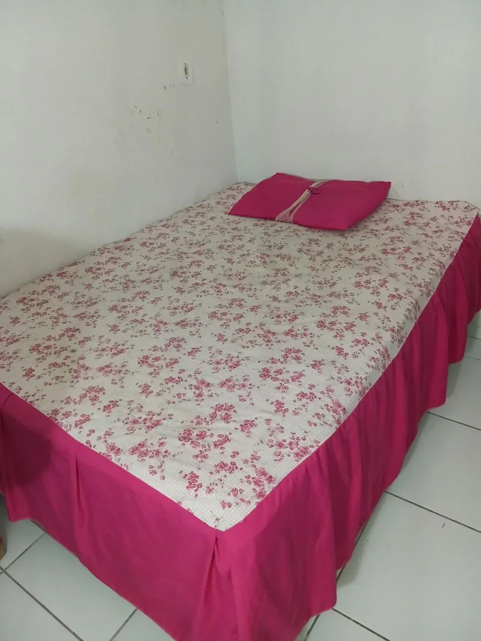 Vendo cama  de casal 
