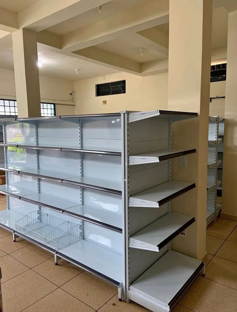 Gôndolas direto de fabrica  - Foto 2